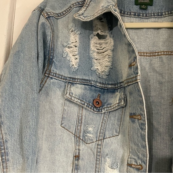 Wild Fable distressed ombré Jean jacket size medium - Picture 4 of 7